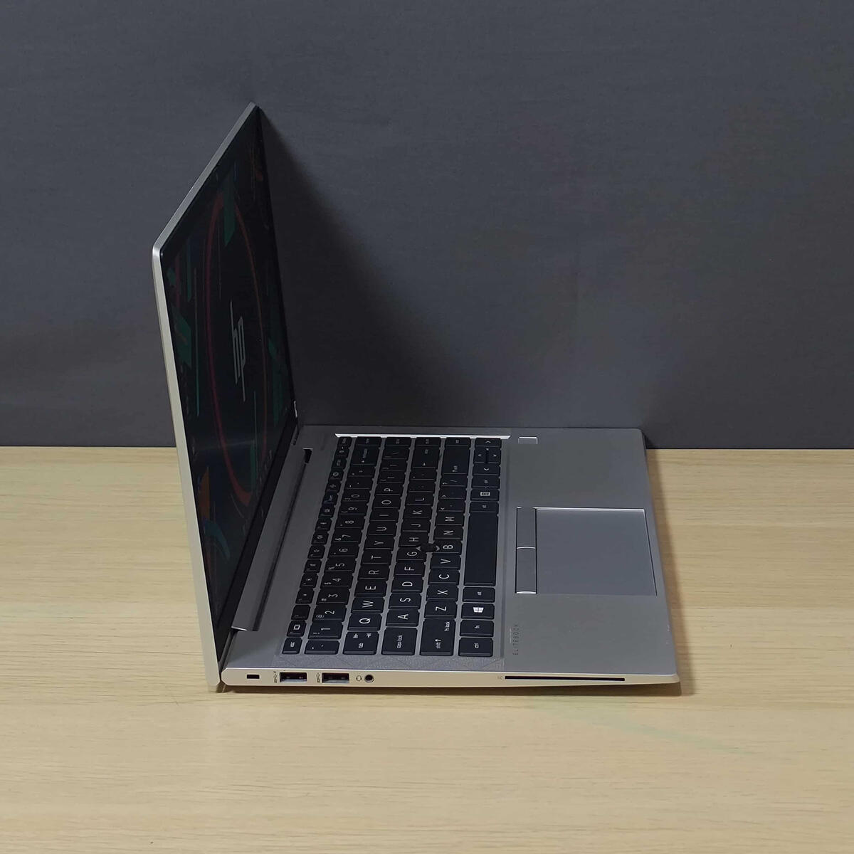 Lenovo Elitebook 845G8 Samping Kanan Butik Laptop